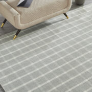 Tori-SRCo-Heather Grey Room Lifestyle Hand-Tufted Area Rug detail image
